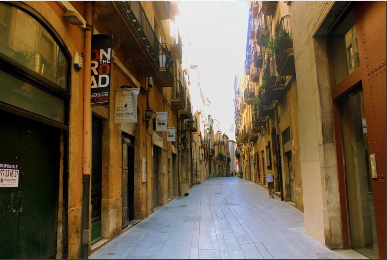La Nau Rooms Tarragona Esterno foto